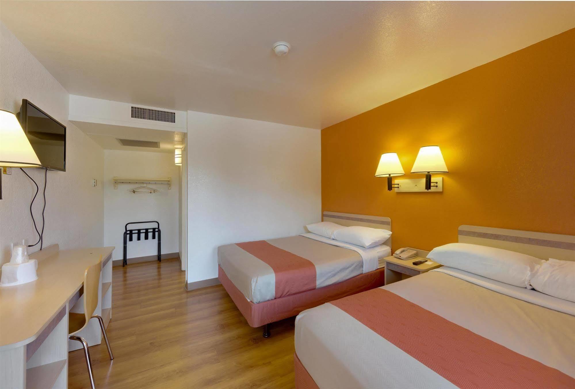 Motel 6 Weed - Mount Shasta Luaran gambar
